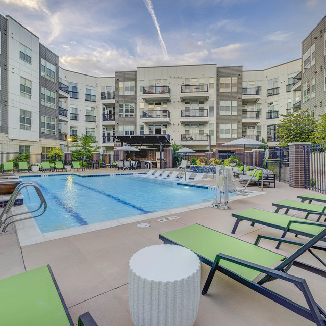 Gateway 505 - Refreshing Pool